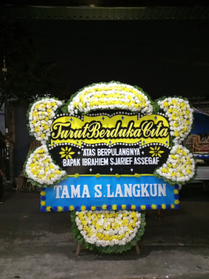 Papan Bunga Duka di Teriak